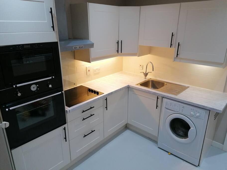 Stunning 3 Bedroom Townhouse In The Heart Of City Belfast Exterior photo