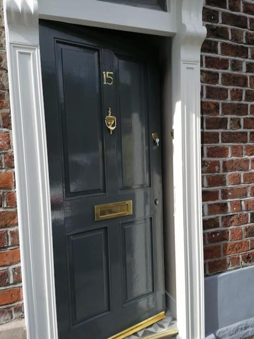 Stunning 3 Bedroom Townhouse In The Heart Of City Belfast Exterior photo