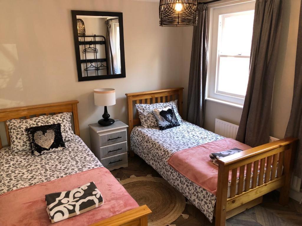 Stunning 3 Bedroom Townhouse In The Heart Of City Belfast Room photo